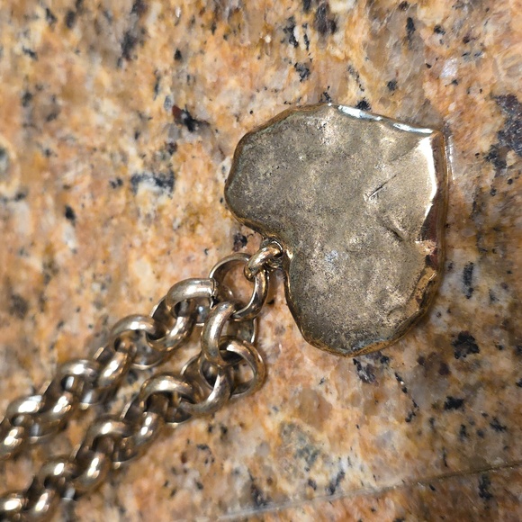 Chunky Heavy Gold Heart Pendant Fashion Necklace - Picture 6 of 7